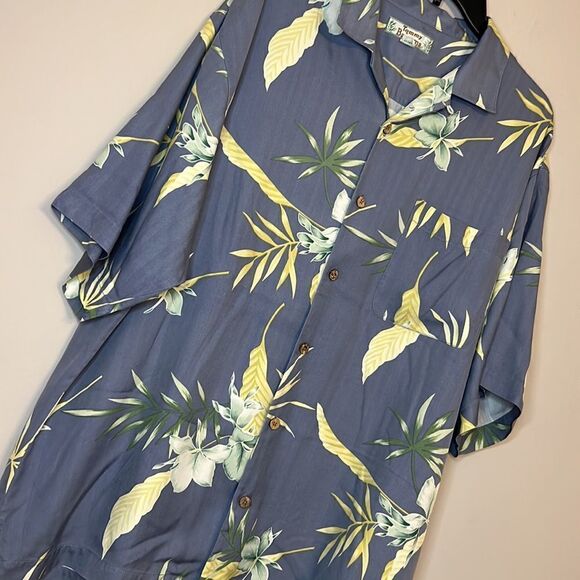 Tommy Bahama Blue Tropical Print Hawaiian Button Down Shirt - Size Large - Picture 3 of 11